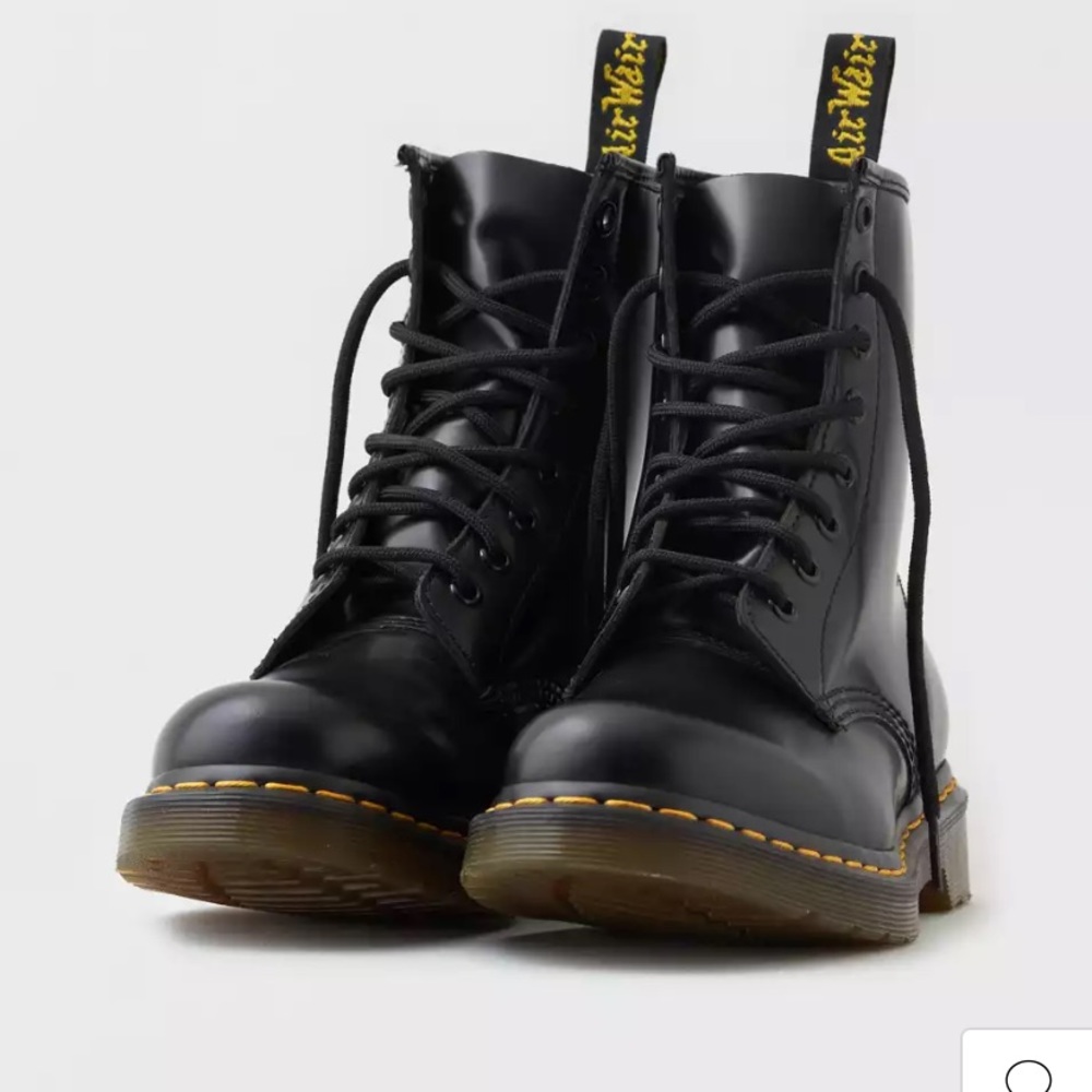 LIKE NEW - Dr. Martens 1460 Smooth Boot